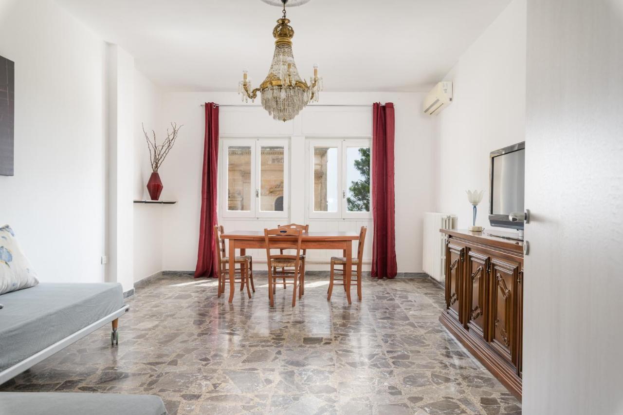 Apartment Dimora Vialecce ,with Private Parking